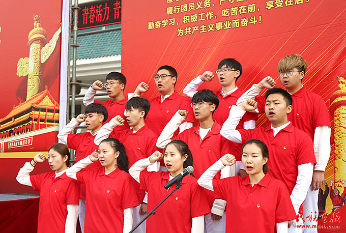 大连民族大学:“十个较早举措”把铸牢中华民族共同体意识贯穿办学治校全过程 同心筑梦 第12张-民族画报 大连民族大学:“十个较早举措”把铸牢中华民族共同体意识贯穿办学治校全过程 同心筑梦 第12张