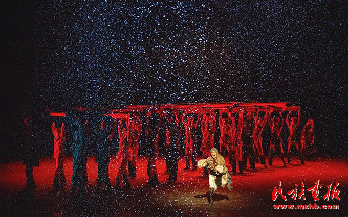 tianlu (5) 北京丨《天路》:舞台化再现青藏铁路修筑壮举 图片报道 第4张