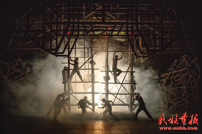 tianlu (7) 北京丨《天路》:舞台化再现青藏铁路修筑壮举 图片报道 第4张
