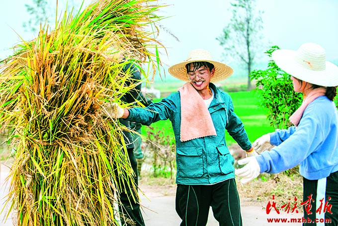 立德树人显实效 奋楫扬帆共成长——中南民族大学学生骨干训练营活动纪实 同心筑梦 第3张-民族画报