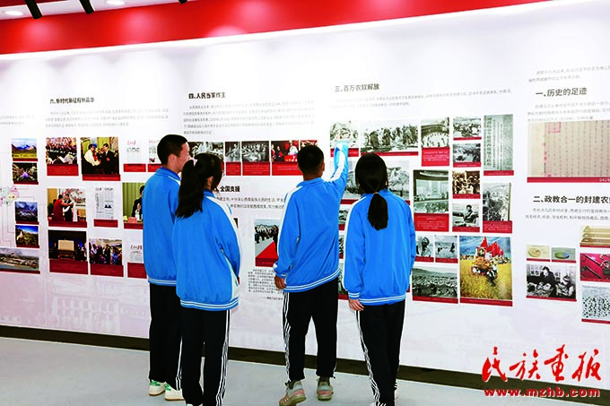 矢志立德树人 服务民族教育 同心筑梦 第3张-民族画报