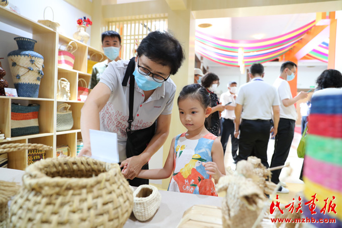 与祖国同心 与时代共进 ——吉林省延边朝鲜族自治州铸牢中华民族共同体意识成就展在民族文化宫开幕 图片报道 第7张-民族画报