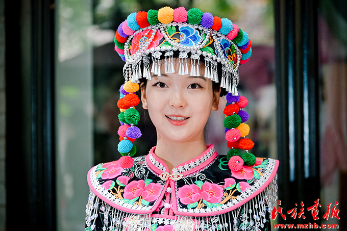 云南楚雄彝族火把节|来自指尖技艺的绚丽 图片报道 第7张-民族画报