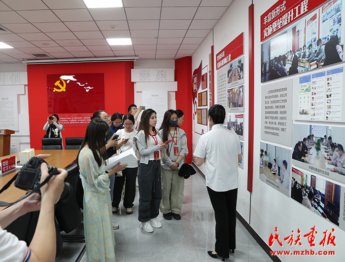 铸牢共同体 中华一家亲|包头市:石榴花开繁似锦 民族团结一家亲 同心筑梦 第6张-民族画报