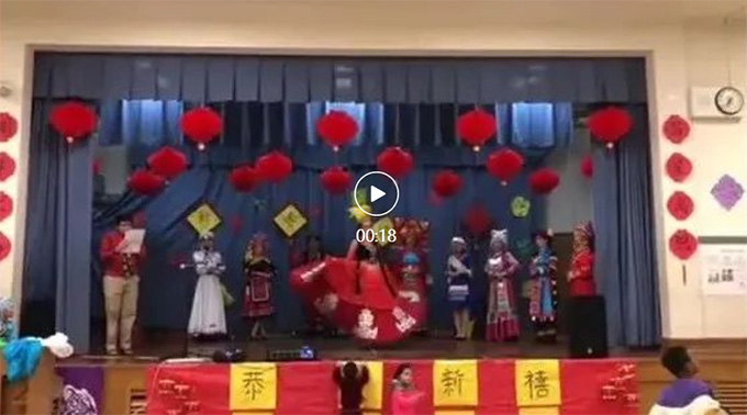 让美国人看到中华各民族服饰之美——访美国德森学院院长、美国德森学院中国民族服饰博物馆馆长解冰|道中华 图片报道 第2张