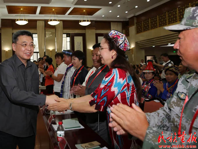 全国少数民族参观团座谈会在北京召开 时政要闻 第1张-民族画报